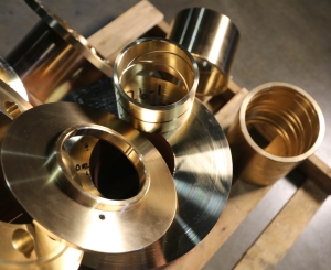 CDA 932 SAE 660 bearing bronze features excellent hardness and antifriction, perfect for machining custom bronze components C93200 SAE 660 bearing bronze custom machined components